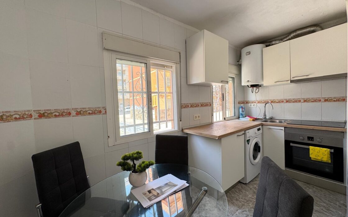 Квартира 65 кв.м з 2 спальнями поруч з Парком Націй