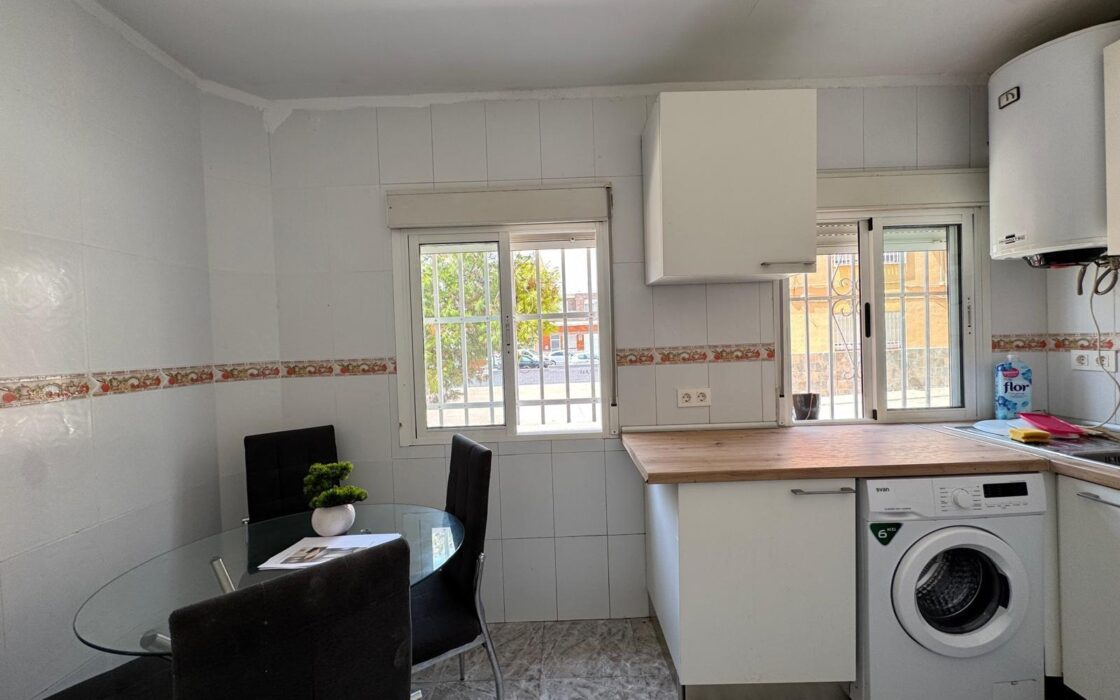 Квартира 65 кв.м з 2 спальнями поруч з Парком Націй