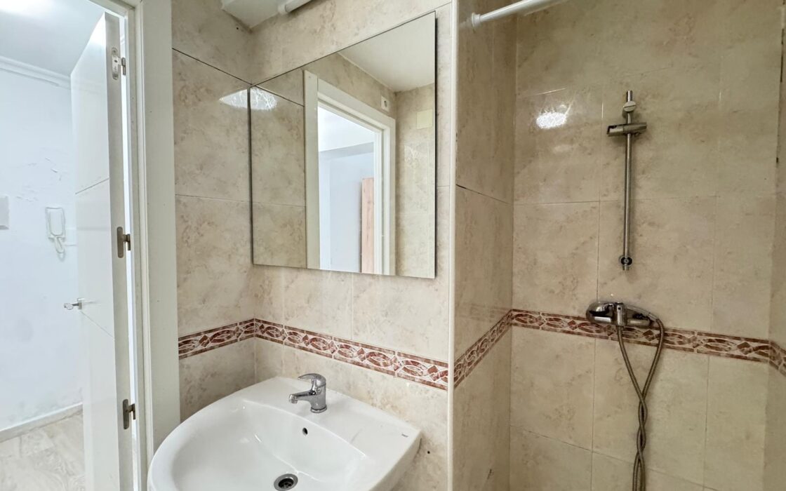 Квартира 65 кв.м з 2 спальнями поруч з Парком Націй