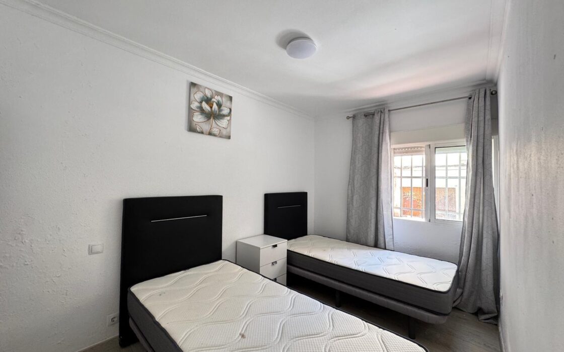 Квартира 65 кв.м з 2 спальнями поруч з Парком Націй