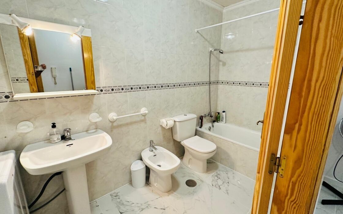 Апартаменты в Торревьехе 68 кв.м 180 м до моря