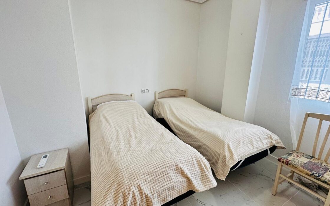 Апартаменты в Торревьехе 68 кв.м 180 м до моря