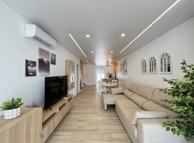 Таунхаус с террасами и бассейном в Коста Бланка 75 кв.м