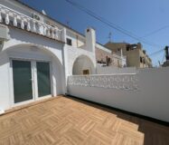 Таунхаус с террасами и бассейном в Коста Бланка 75 кв.м