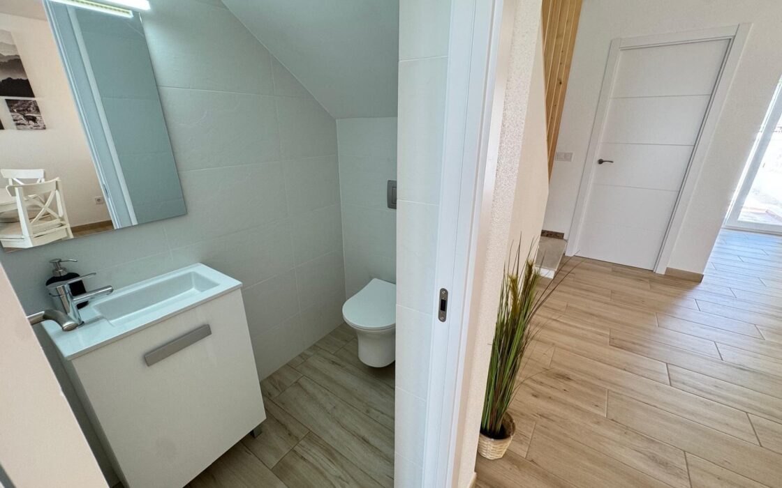 Таунхаус с террасами и бассейном в Коста Бланка 75 кв.м