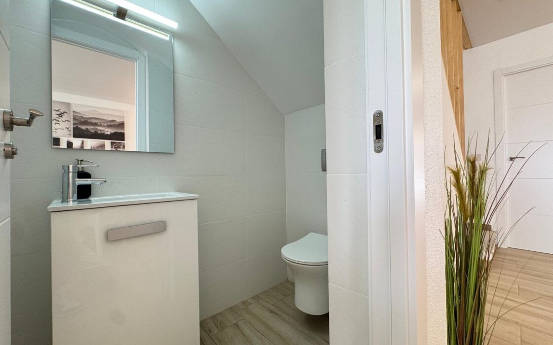 Таунхаус с террасами и бассейном в Коста Бланка 75 кв.м