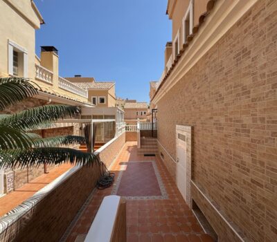 Таунхаус в Гуардамар, 3 спальни, 400 м до моря