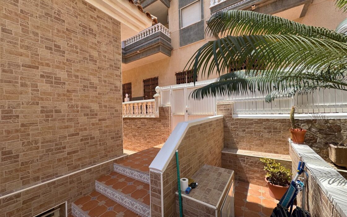 Таунхаус в Гуардамар, 3 спальни, 400 м до моря