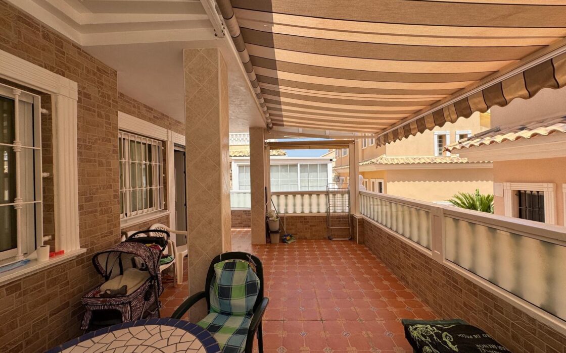 Таунхаус в Гуардамар, 3 спальни, 400 м до моря