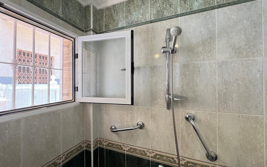 Таунхаус в Гуардамар, 3 спальни, 400 м до моря