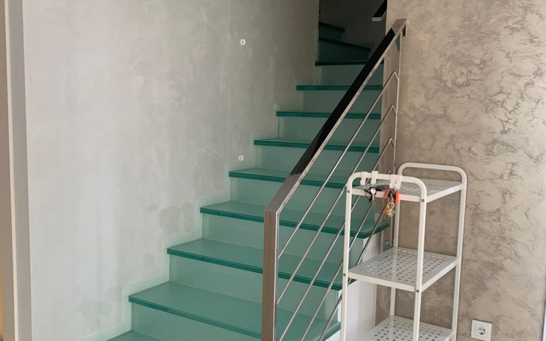 Вилла в Ориуэла Коста 200 кв.м с террасой у моря