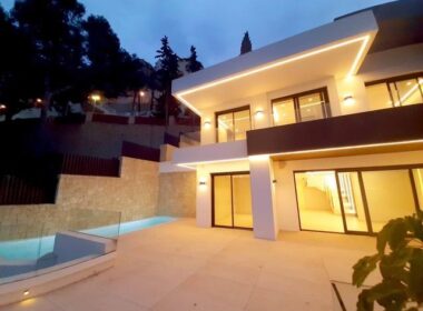 Двухуровневая квартира с джакузи у пляжа Пониенте, Бенидорм