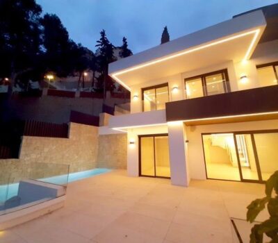 Двохуровнева квартира з джакузі у пляжу Поненте, Бенідорм