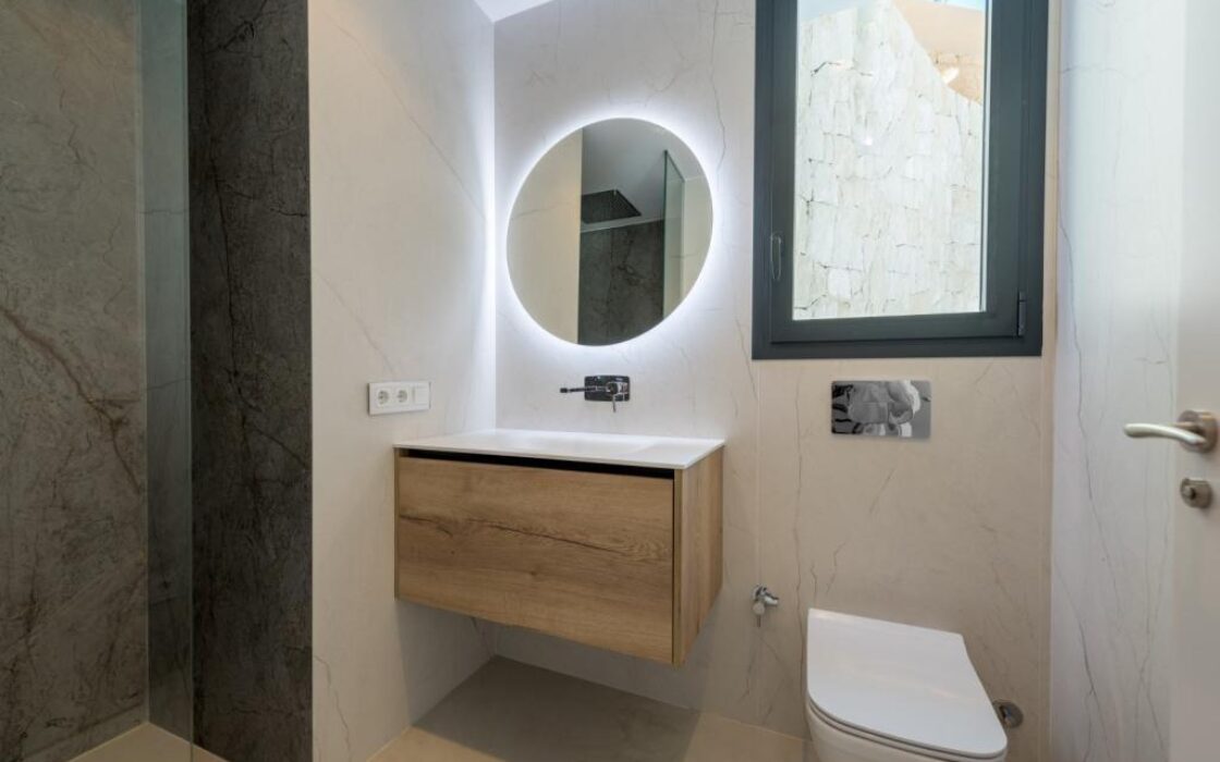 Двухуровневая квартира с джакузи у пляжа Пониенте, Бенидорм