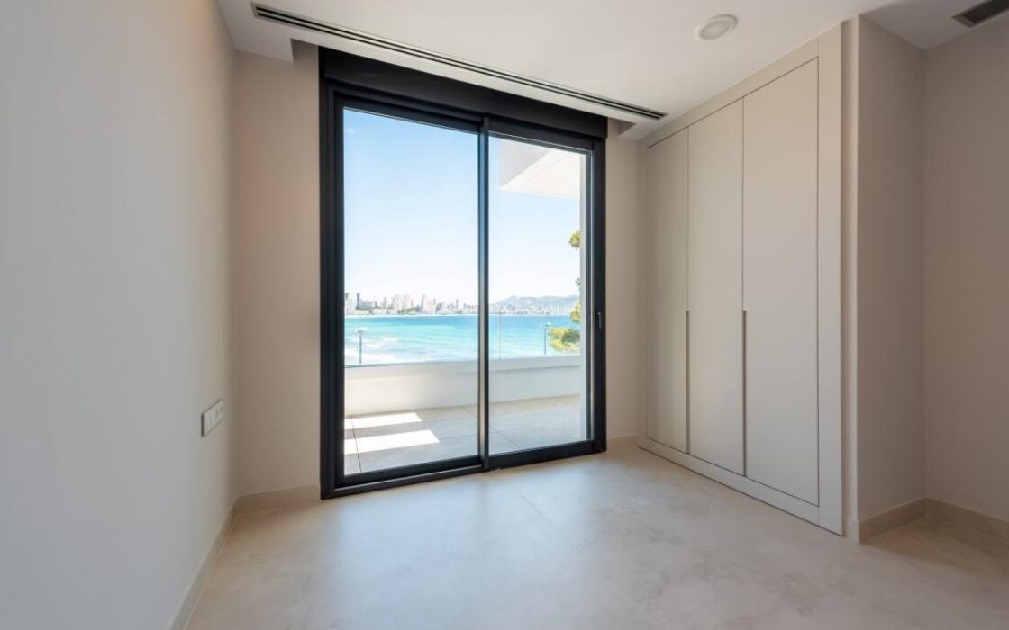 Двухуровневая квартира с джакузи у пляжа Пониенте, Бенидорм