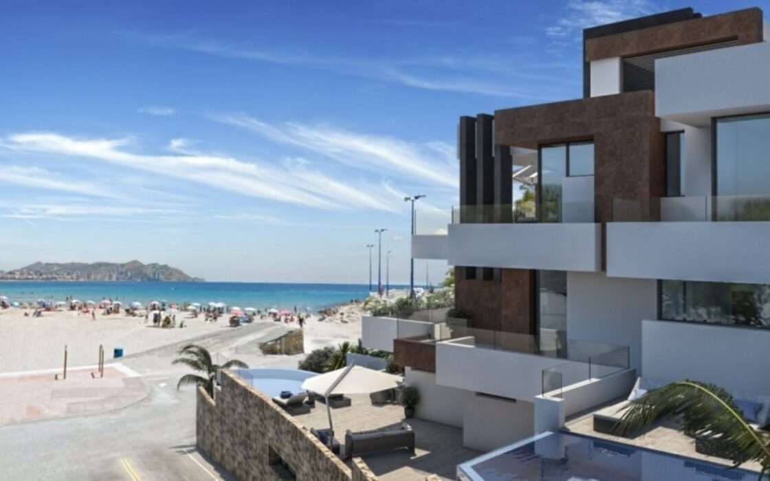 Двухуровневая квартира с джакузи у пляжа Пониенте, Бенидорм