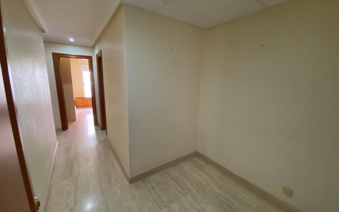 Апартаменты в Торревьехе у моря 142 кв.м с террасой