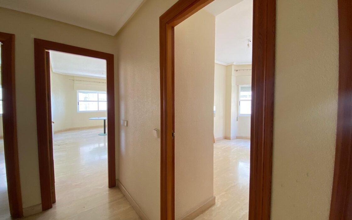 Апартаменты в Торревьехе у моря 142 кв.м с террасой