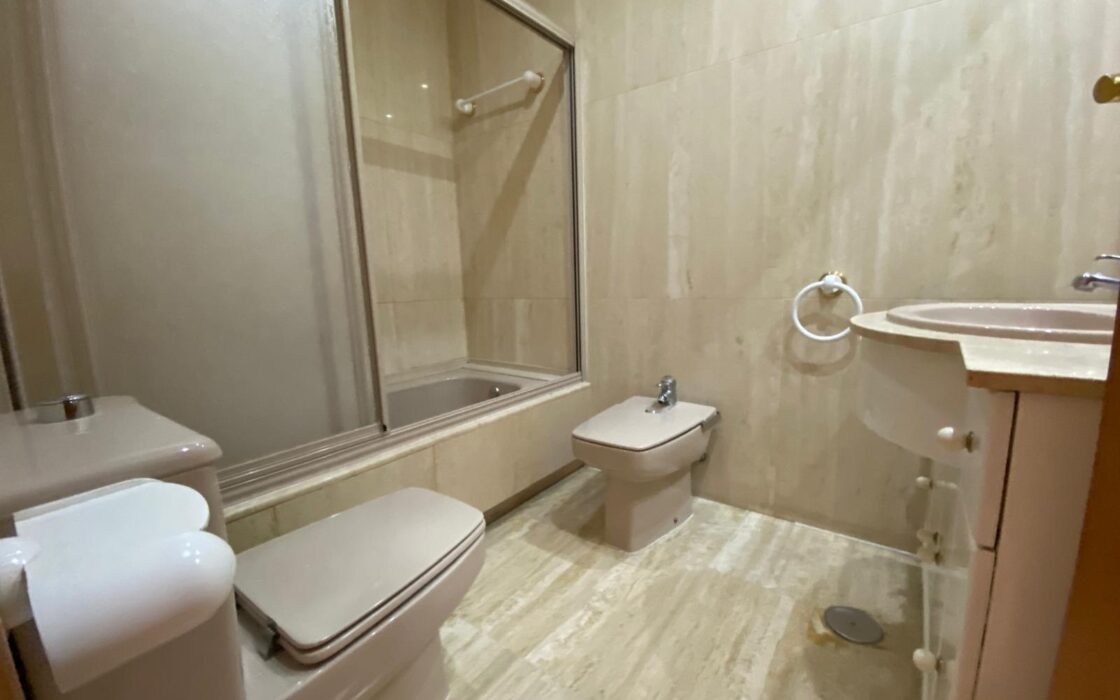 Апартаменты в Торревьехе у моря 142 кв.м с террасой