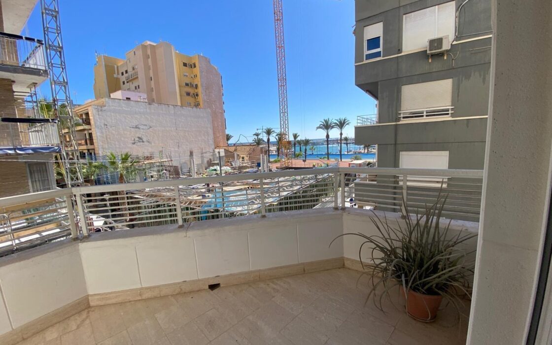 Апартаменты в Торревьехе у моря 142 кв.м с террасой