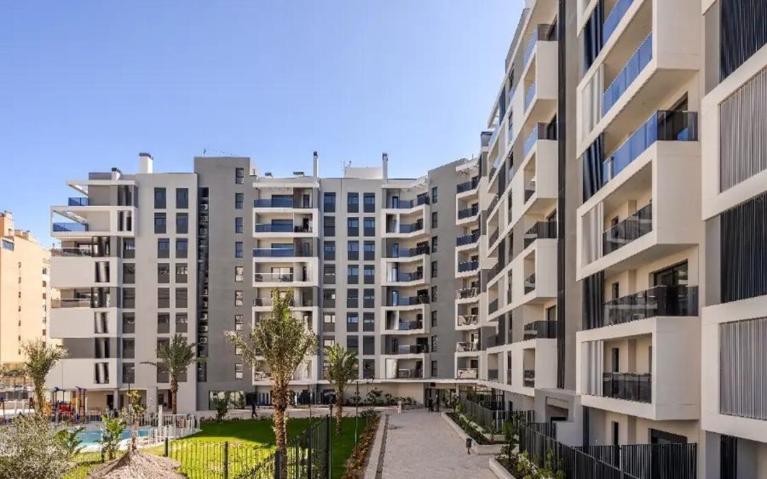 Квартира 3 комнаты в Аликанте, новый комплекс с террасой