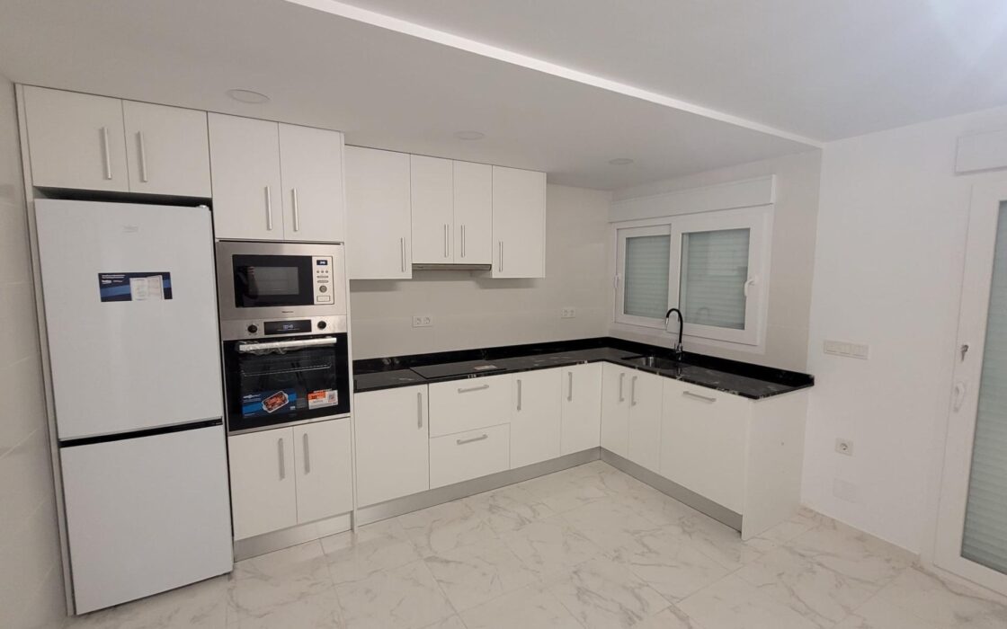 Ремонтированный дом с террасами в Коста Бланка 3 спальни