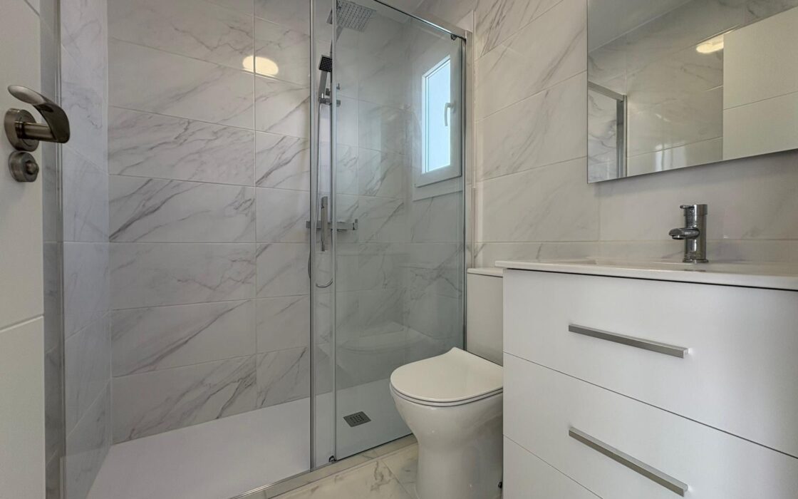 Ремонтированный дом с террасами в Коста Бланка 3 спальни