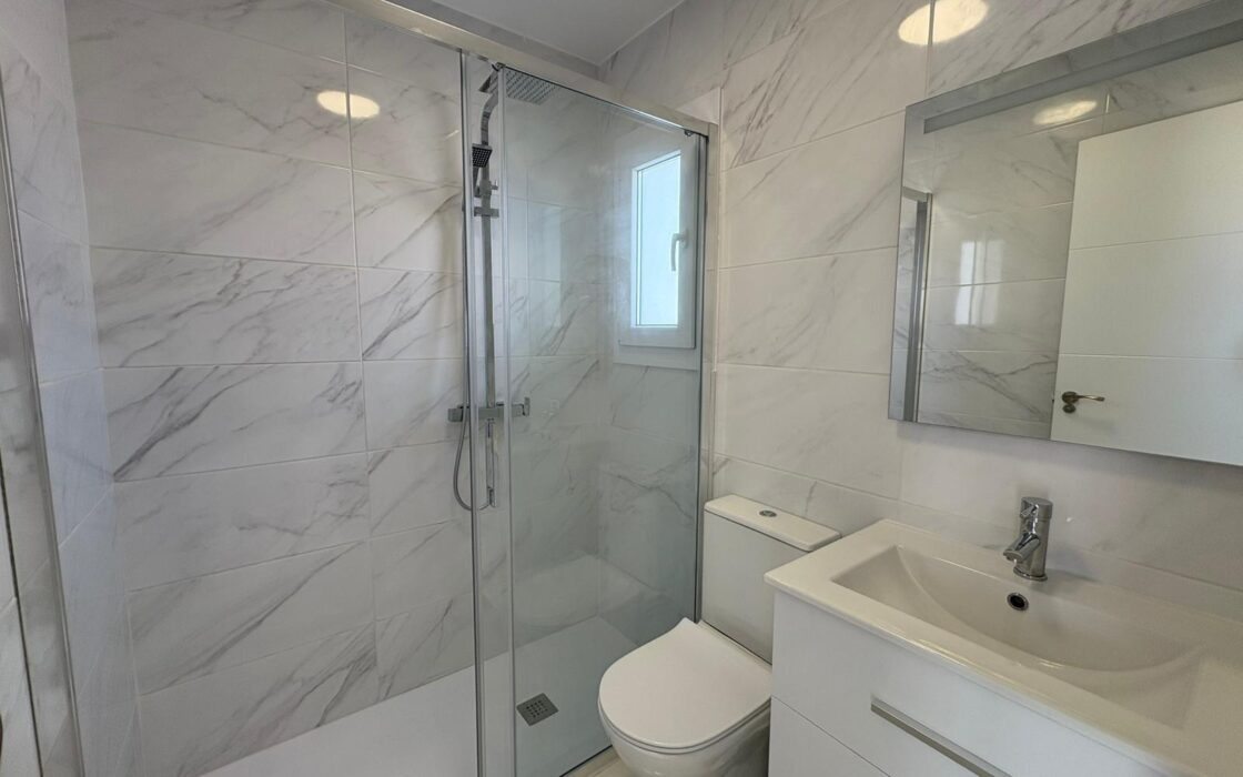 Ремонтированный дом с террасами в Коста Бланка 3 спальни