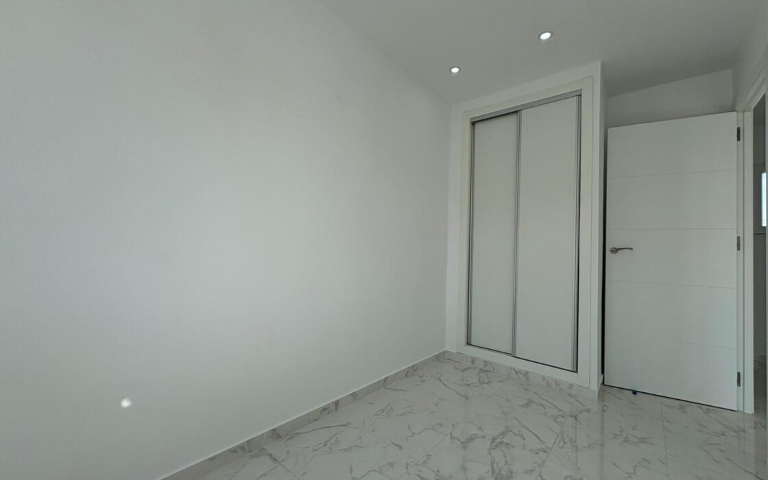 Ремонтированный дом с террасами в Коста Бланка 3 спальни