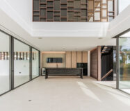 Люкс-таунхаус в Марбелье 716 кв.м с террасой у моря