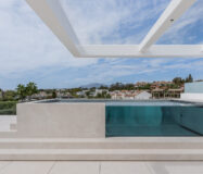 Люкс-таунхаус в Марбелье 716 кв.м с террасой у моря