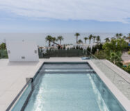 Люкс-таунхаус в Марбелье 716 кв.м с террасой у моря