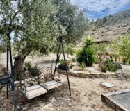 Уютный загородный дом в Рельеу с террасой и бассейном 135 кв.м