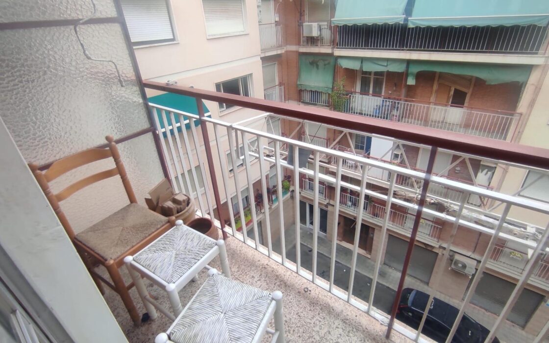 Апартаменты в Аликанте 79 кв.м с балконом и террасой