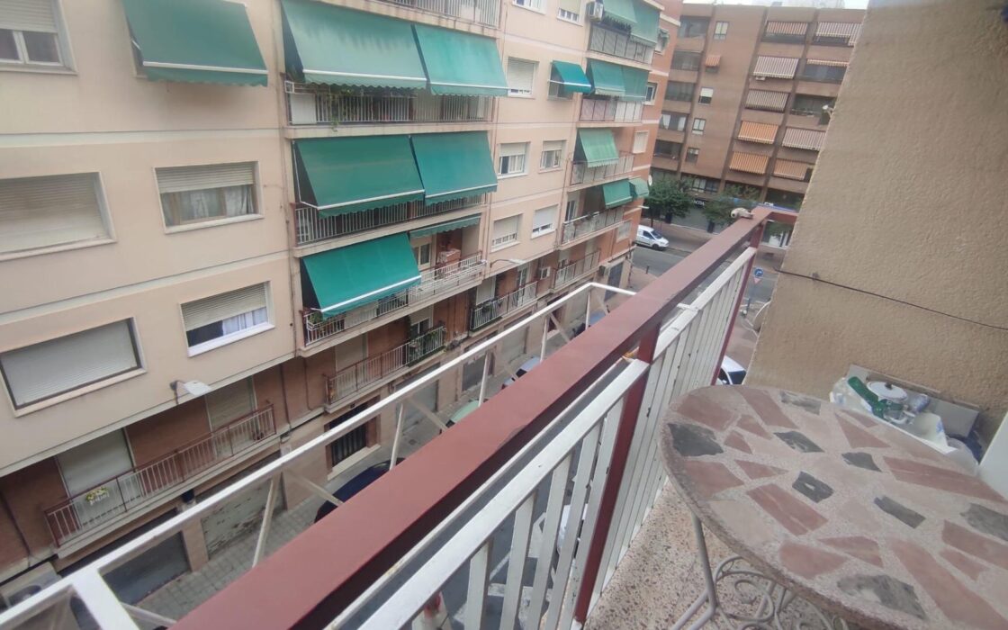 Апартаменты в Аликанте 79 кв.м с балконом и террасой