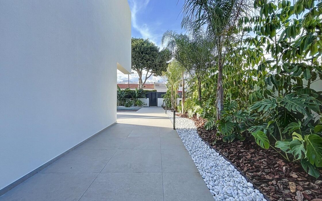 Сучасна вілла в Альбирі 339 кв.м з приватним басейном