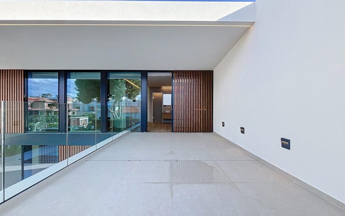 Сучасна вілла в Альбирі 339 кв.м з приватним басейном