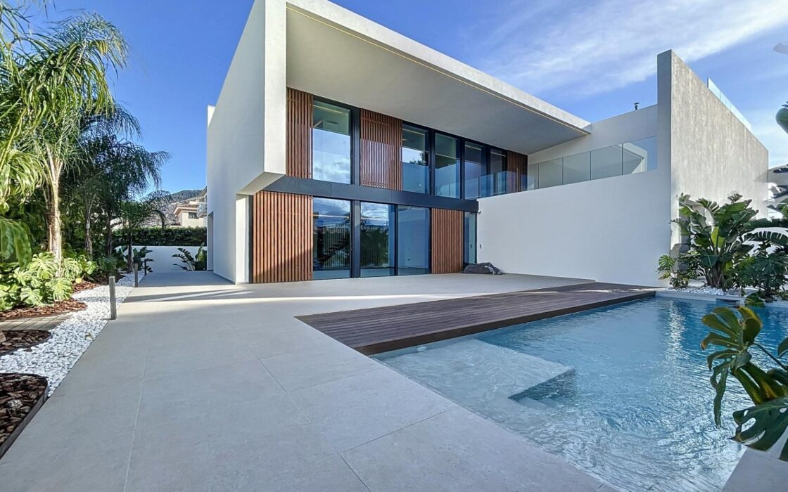 Сучасна вілла в Альбирі 339 кв.м з приватним басейном