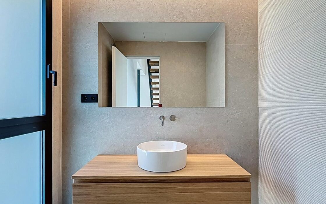 Сучасна вілла в Альбирі 339 кв.м з приватним басейном