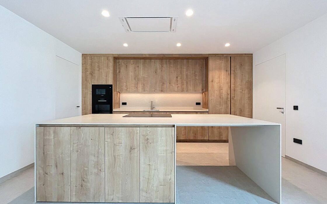 Сучасна вілла в Альбирі 339 кв.м з приватним басейном