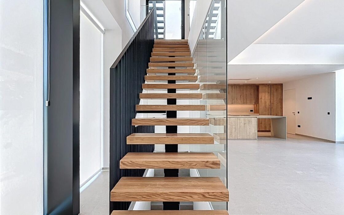 Сучасна вілла в Альбирі 339 кв.м з приватним басейном