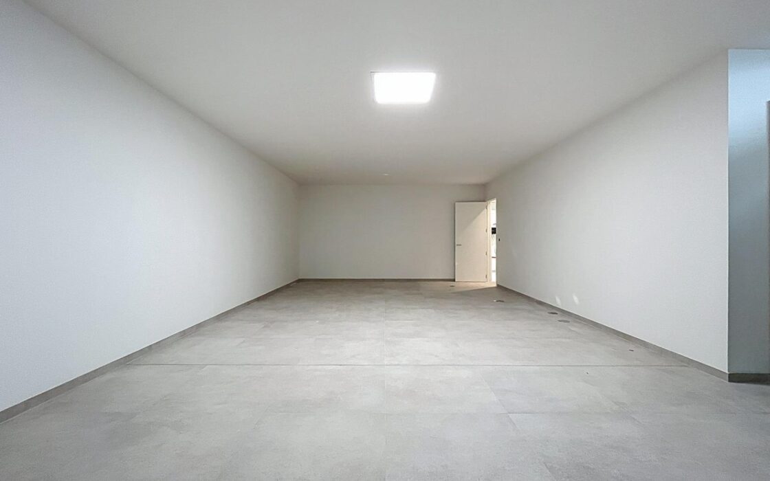 Сучасна вілла в Альбирі 339 кв.м з приватним басейном