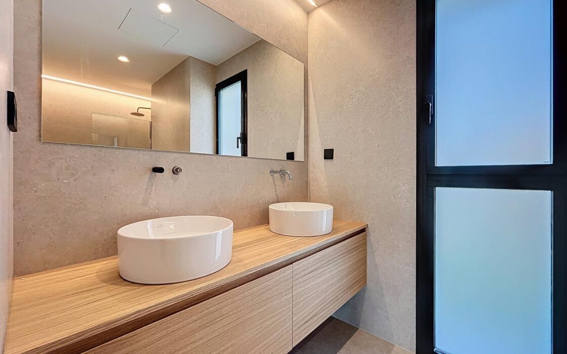 Сучасна вілла в Альбирі 339 кв.м з приватним басейном