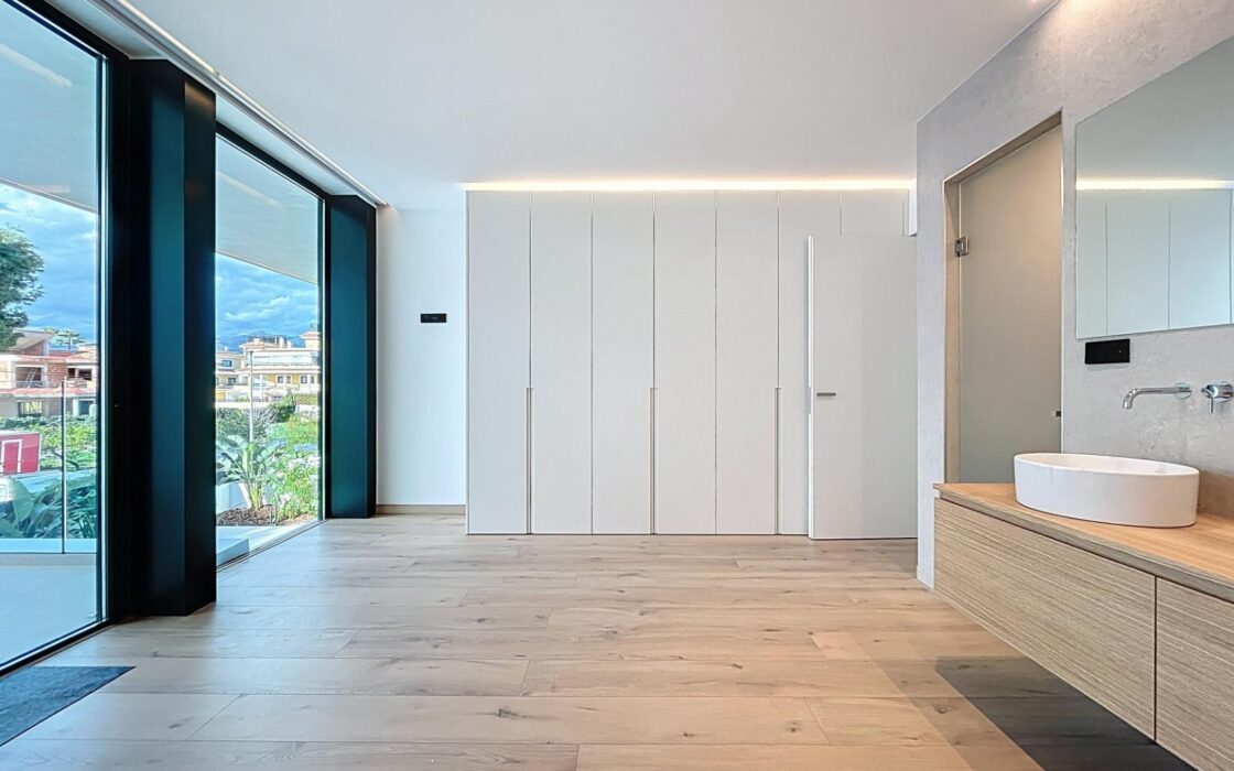 Сучасна вілла в Альбирі 339 кв.м з приватним басейном