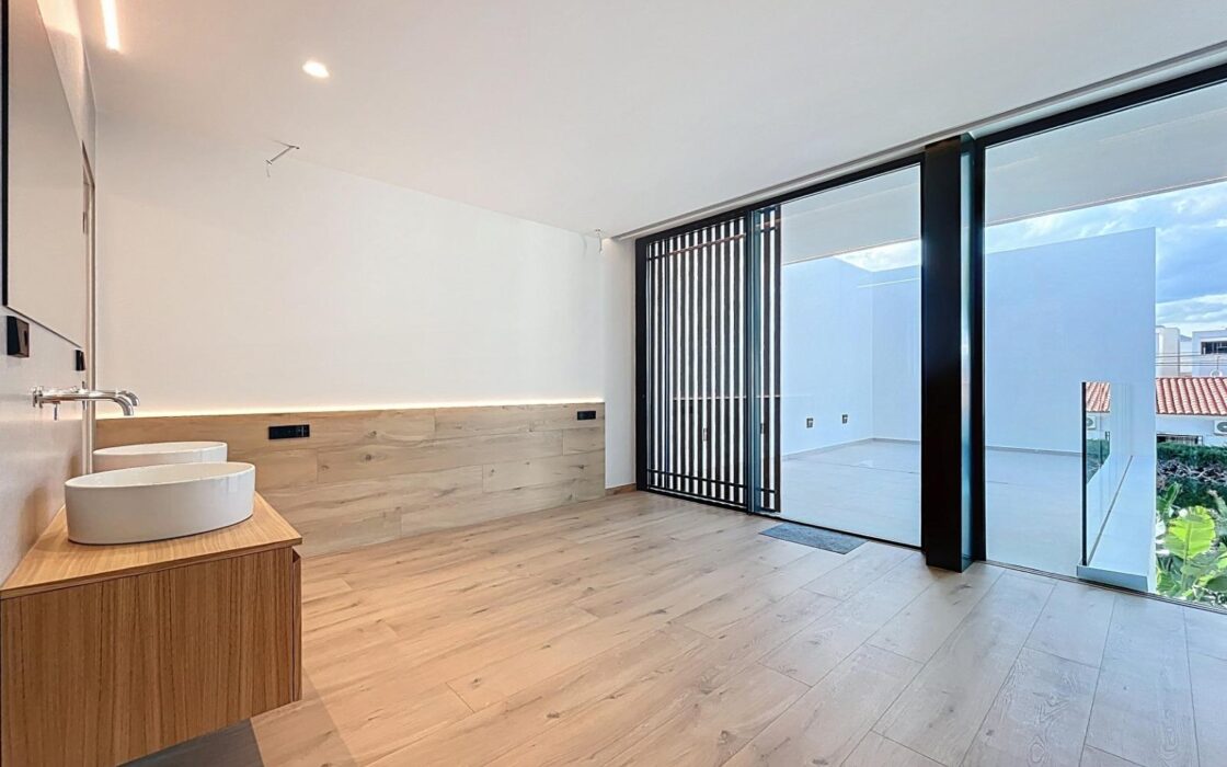 Сучасна вілла в Альбирі 339 кв.м з приватним басейном