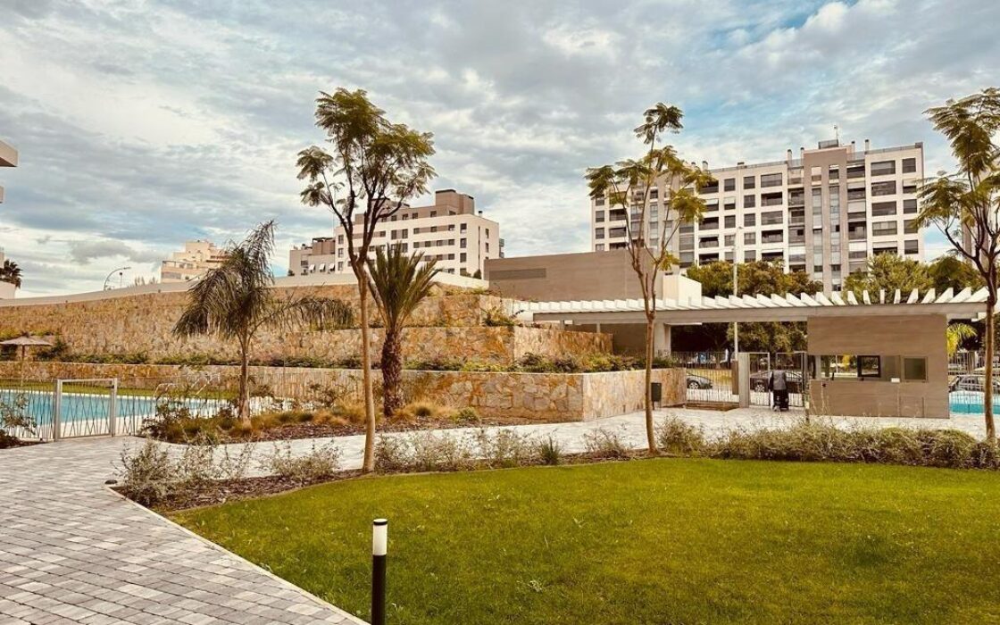 Апартаменти 103 кв.м у моря в Аликанте з терасою