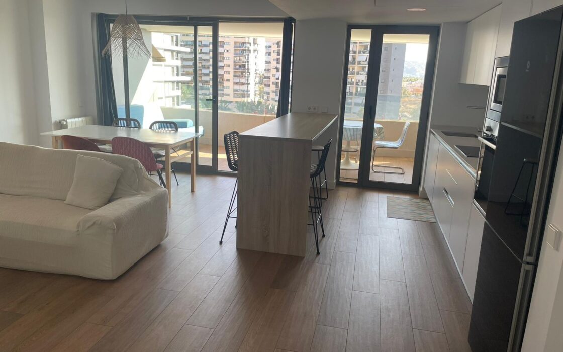 Апартаменти 103 кв.м у моря в Аликанте з терасою