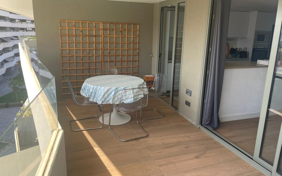 Апартаменти 103 кв.м у моря в Аликанте з терасою