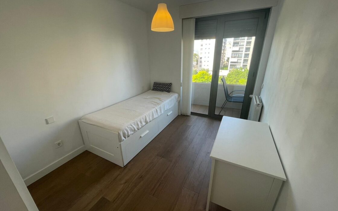 Апартаменти 103 кв.м у моря в Аликанте з терасою