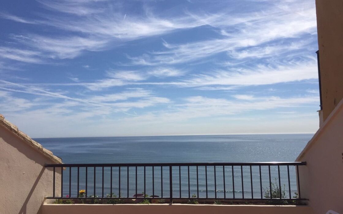 Дуплексный пентхаус 120 кв.м у моря в Порт Саплая